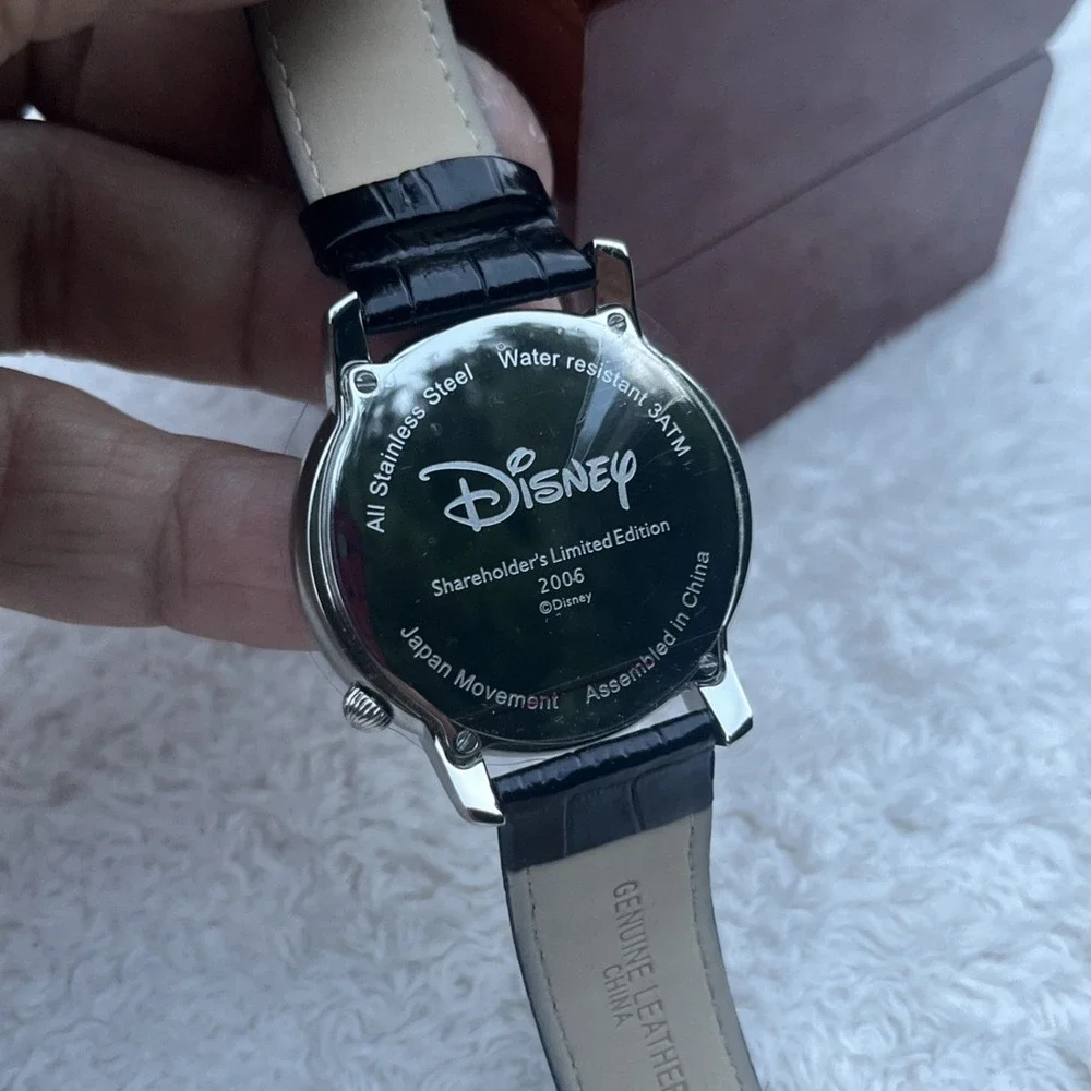 RARE Limited Edition Disney Mickey Mouse 2006 Shareholders Watch with Wood Case